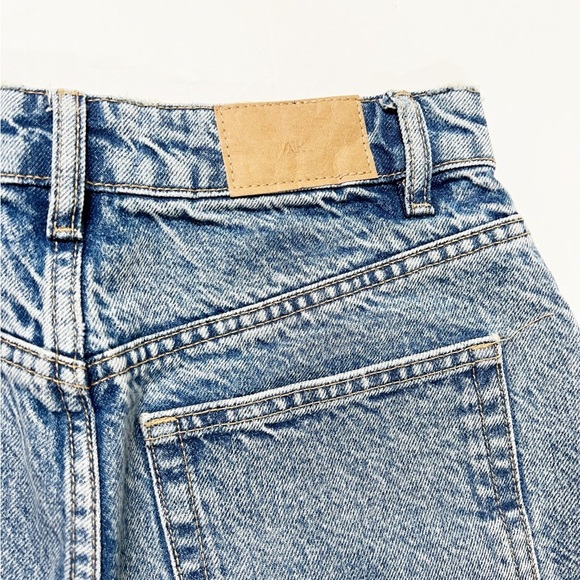 Zara Womens Medium Wash High Rise Classic Blue Denim Longer Length Jorts Size 4 - Picture 5 of 7